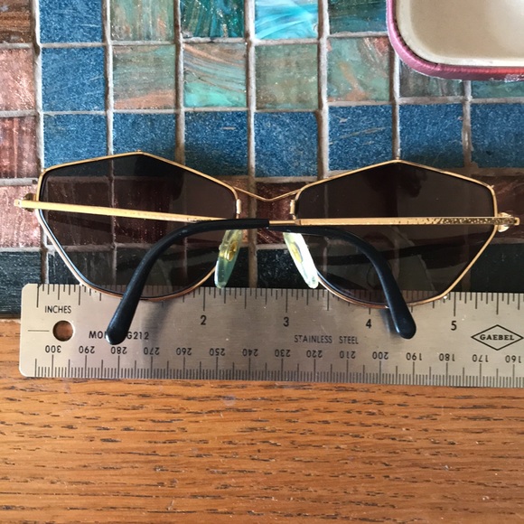 Paloma Picasso sunglass frames in gold and black. Add your own lenses! Prescript - Picture 9 of 11